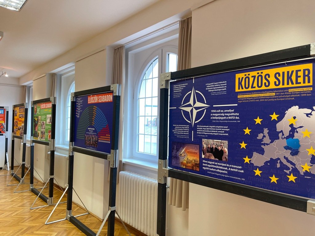 30 éve szabadon - kiállításmegnyitó 03